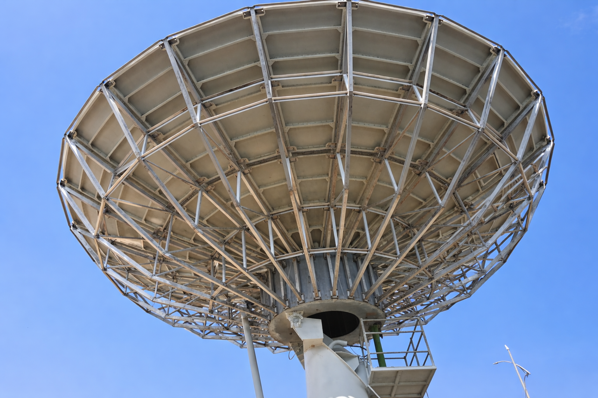Large antenna system